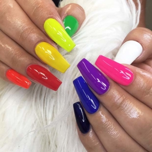 23 Cute Multi-Colored Nails to Copy This Summer - StayGlam