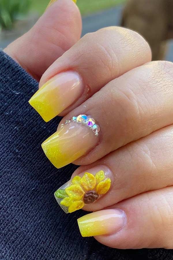 Sunflower nails for the win 🌻 🔁hnnailsbyhoney #sunflower #sunflowers... |  TikTok