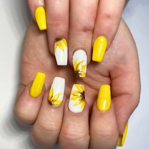 23 Sunflower Nails That Will Make Everyone Jealous - StayGlam