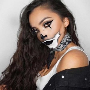 63 Trendy Clown Makeup Ideas for Halloween 2020 - StayGlam - StayGlam
