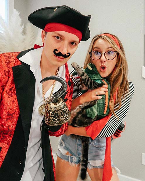 Cute Pirate Couples Costumes for Halloween 